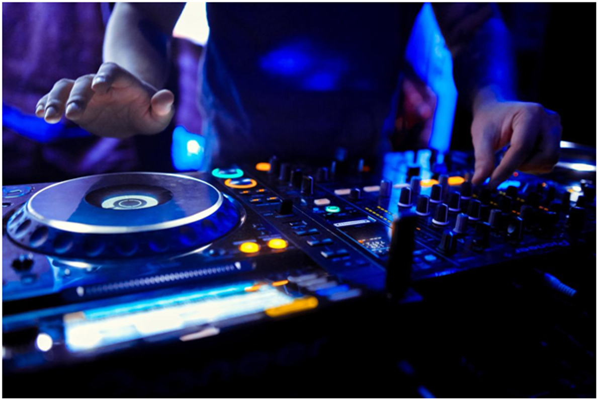 3 Reasons You Still Need A Mixer Plugged Into Your Pioneer DJ Controller