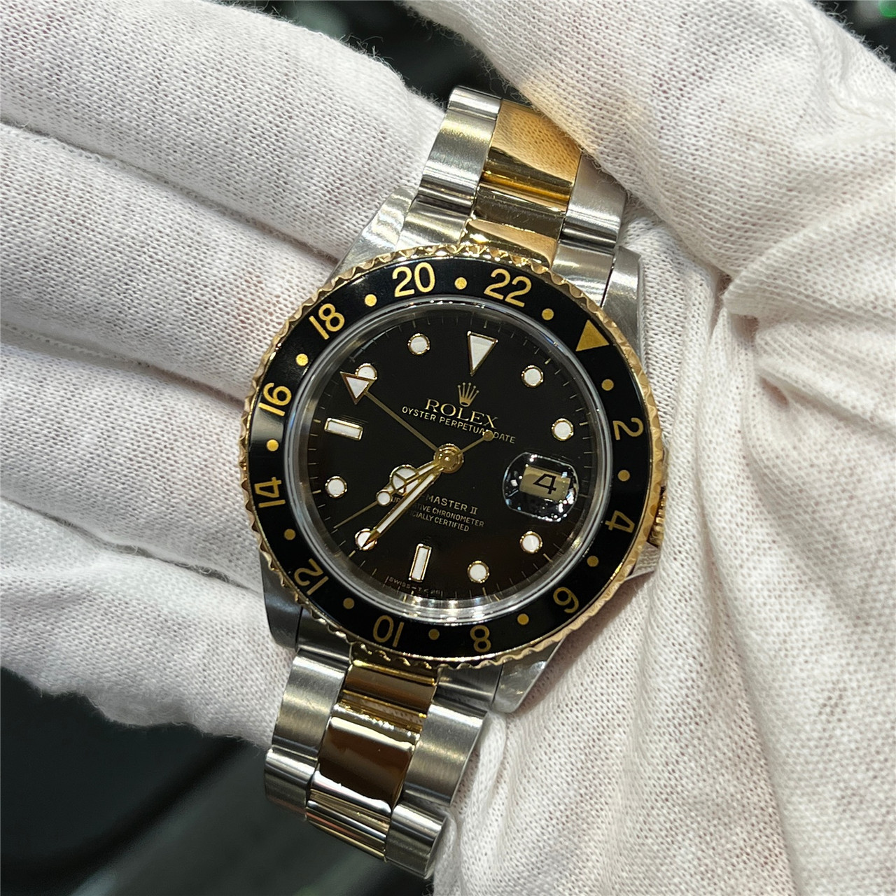 Two tone rolex gmt clearance master ii