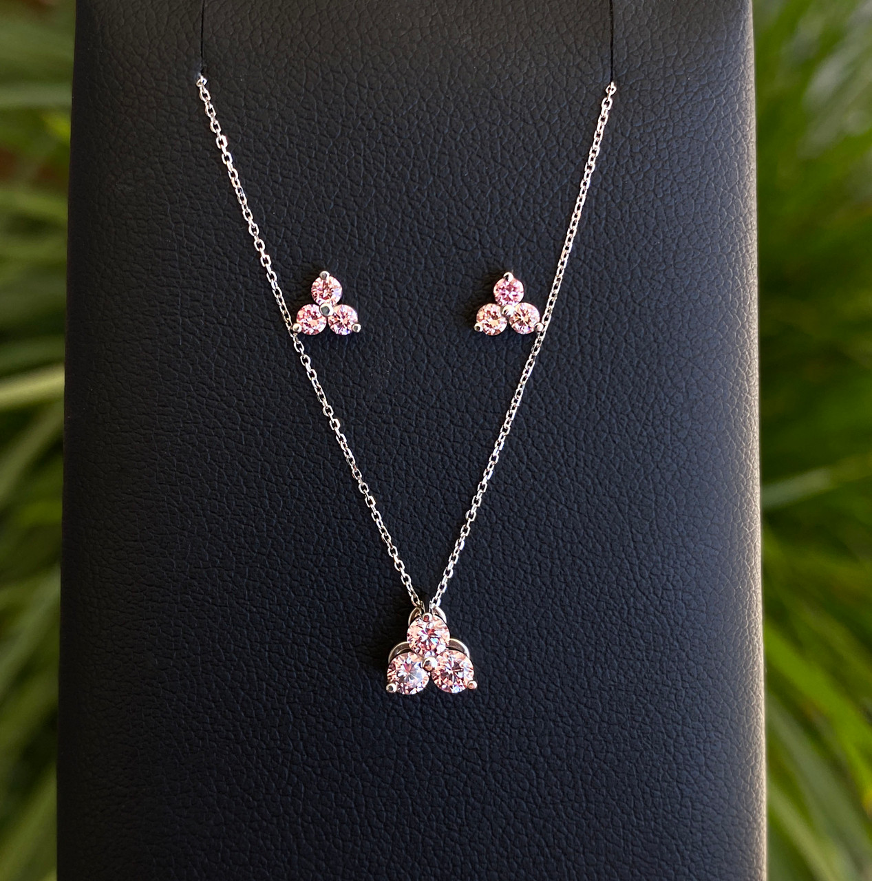 14K Gold Pink Diamond Stone Cluster Necklace