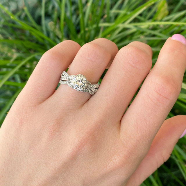 18K Diamond Twist Ladies Engagement Ring Modesto Engagement Rings
