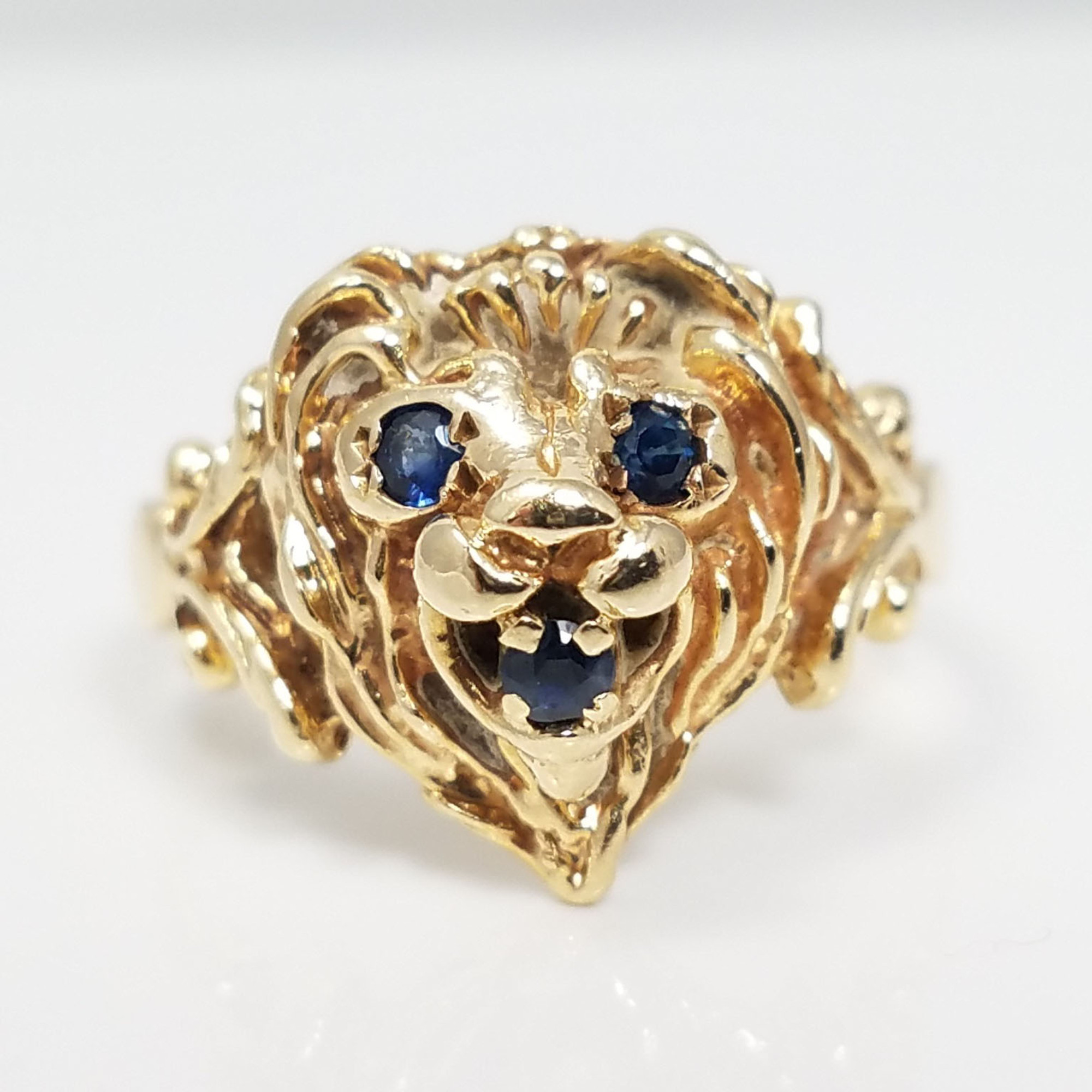 Vintage 14K Yellow Gold Lion Sapphire Ring