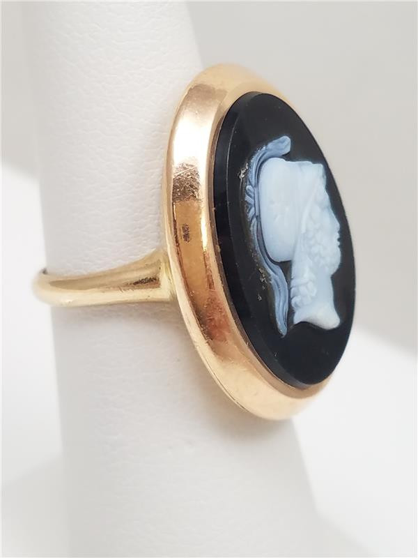 Vintage 10K Gold & Black Cameo Ring