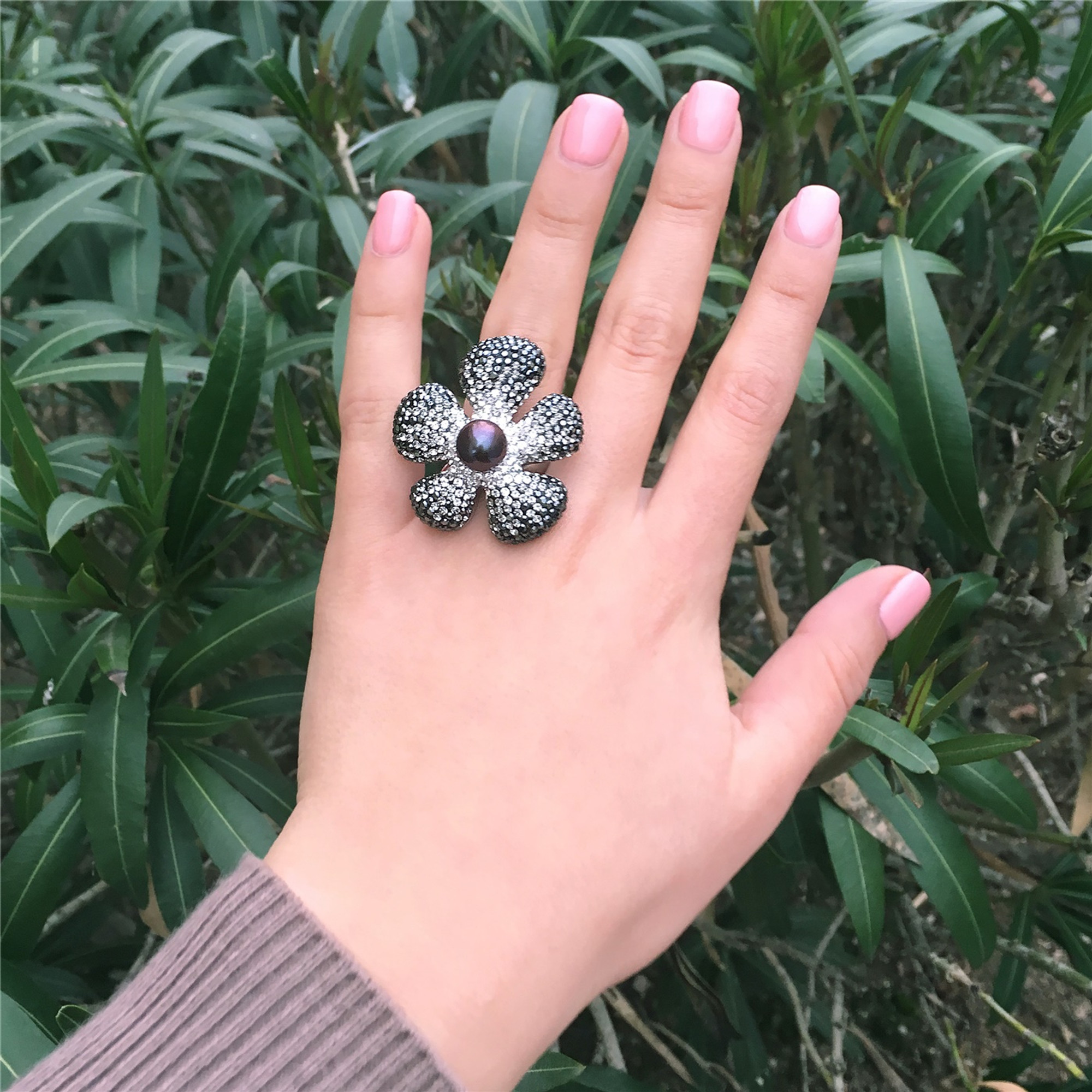 Black flower clearance ring