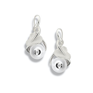 Galatea Diamond in Pearl Earrings Leaf Style Galatea Diamond in Pearl Earrings Leaf Style