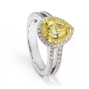 Pear Shape Fancy Yellow Diamond Ring - 1.30ctw Pear Shape Fancy Yellow Diamond Ring - 1.30ctw