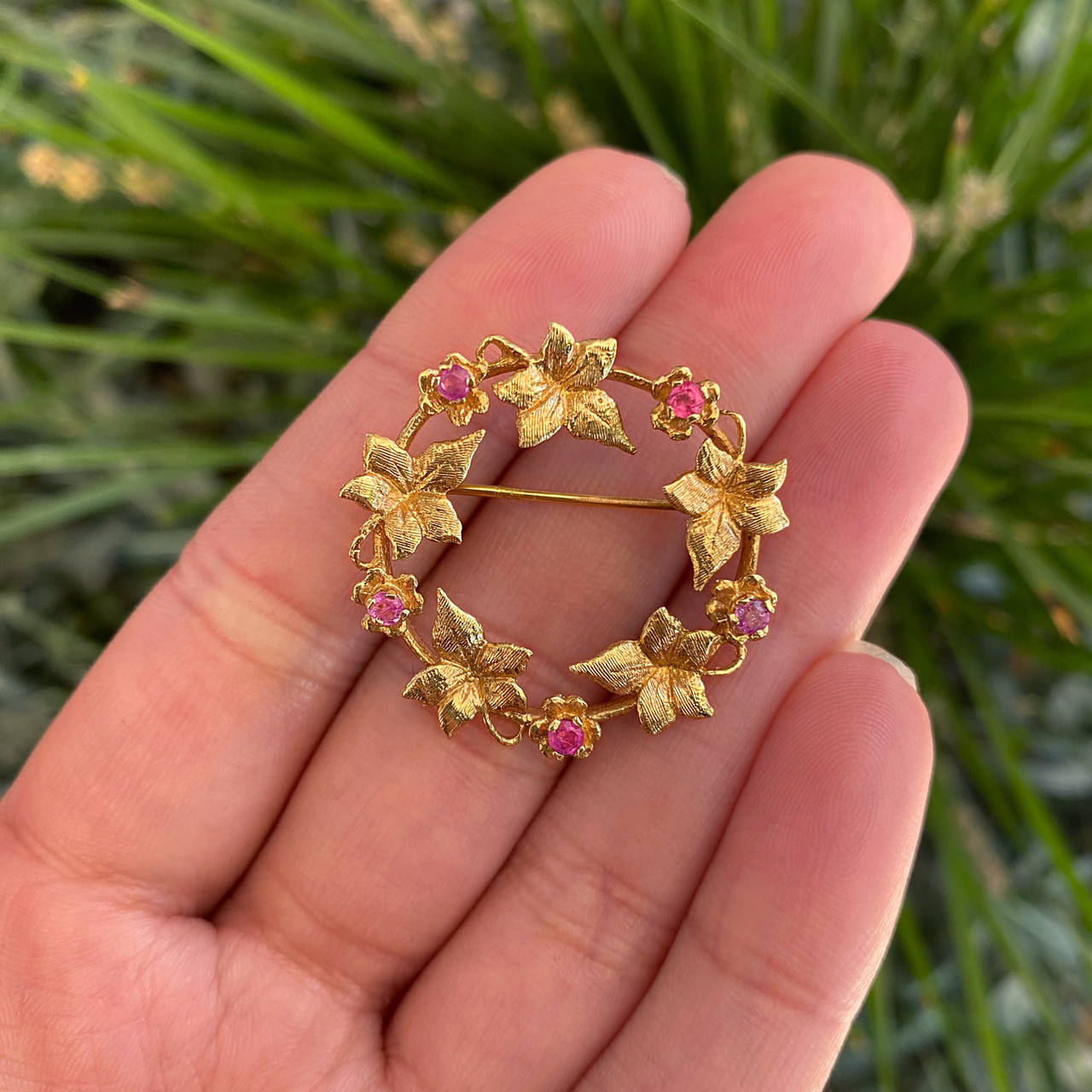 Vintage 1940s 14K Gold and Ruby Floral Wreath Brooch / Pin