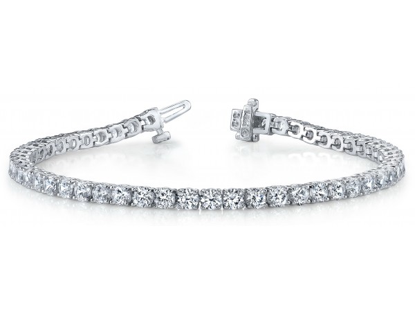 The Emerald Lab-Grown Diamond Tennis Bracelet in White Gold – Taylor Custom  Rings