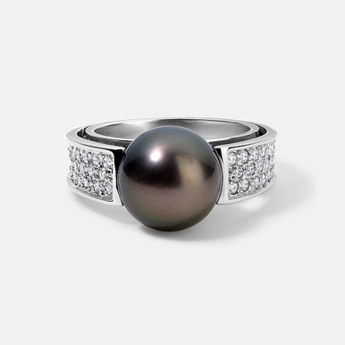 Glamorous Tahitian Black Pearl Diamond Ring