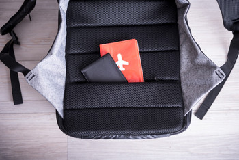 Biltrix lopásgátlós hátizsák USB csatlakozóval