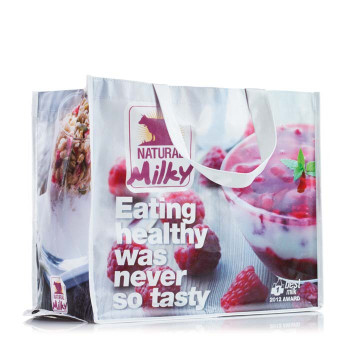 Fekvo formátumú bevásárlótáska (összehajtható): 40x35x20 cm.