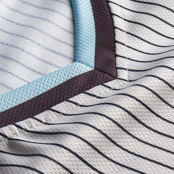 V-nyakú kosárlabda mez, 145 g/m²