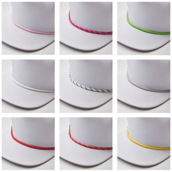 Könnyű, perforált, 5 paneles, lapos napellenzős sapka.