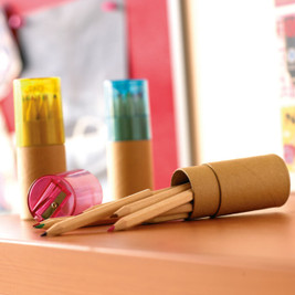 Az ajándék színes ceruza mindig biztos választás