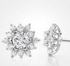 Staggered Inlay Design 18K Gold Lab-Grown Diamond Earring 0.9ct E VS1 IGI