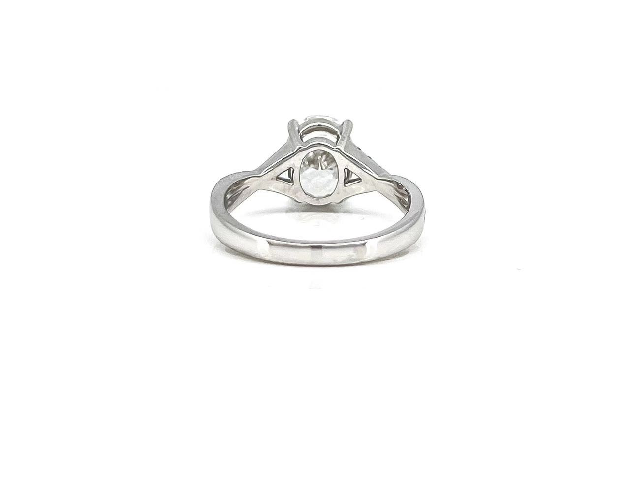 Classic Twisted Arm Lab-Grown Diamond Engagement Ring 4 Claw