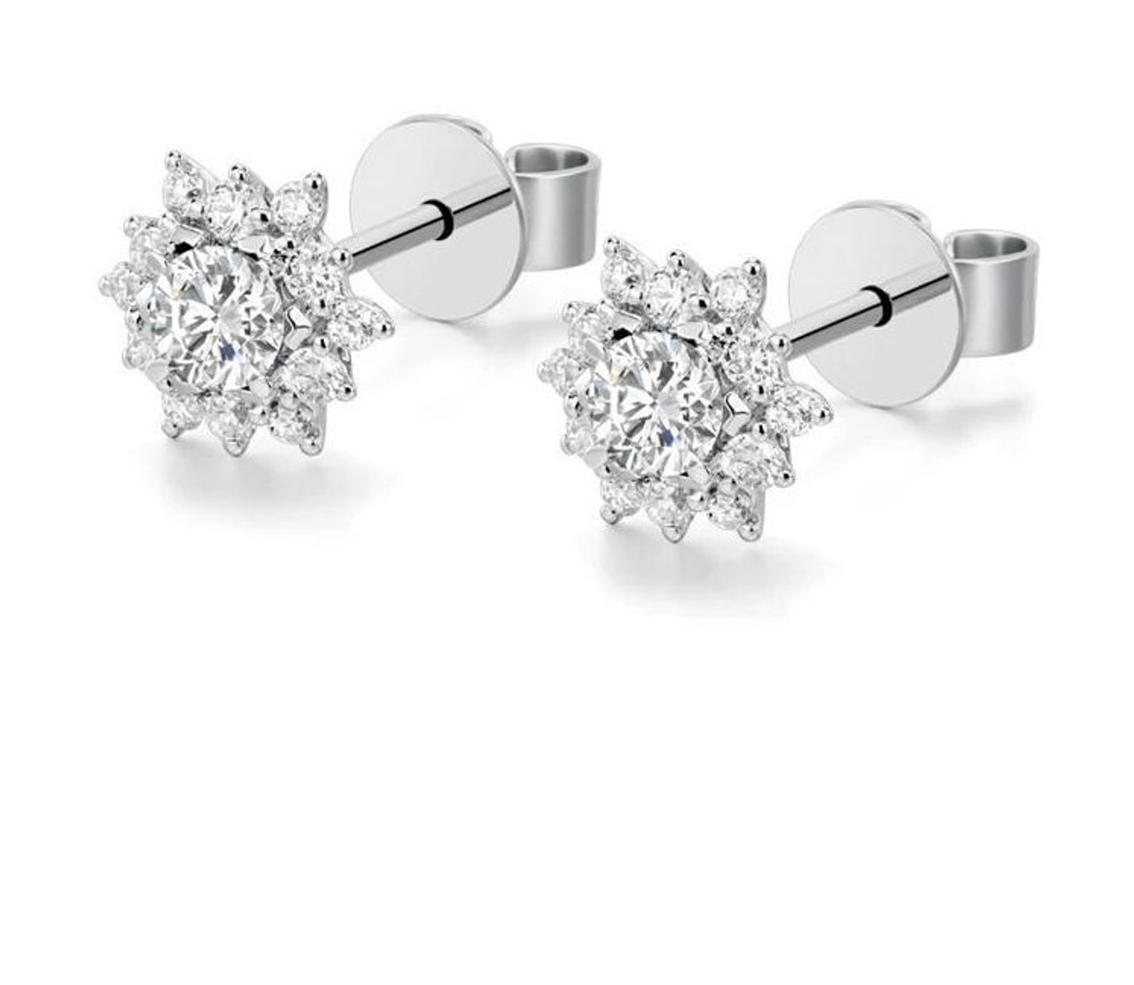 Staggered Inlay Design 18K Gold Lab-Grown Diamond Earring 0.9ct E VS1 IGI