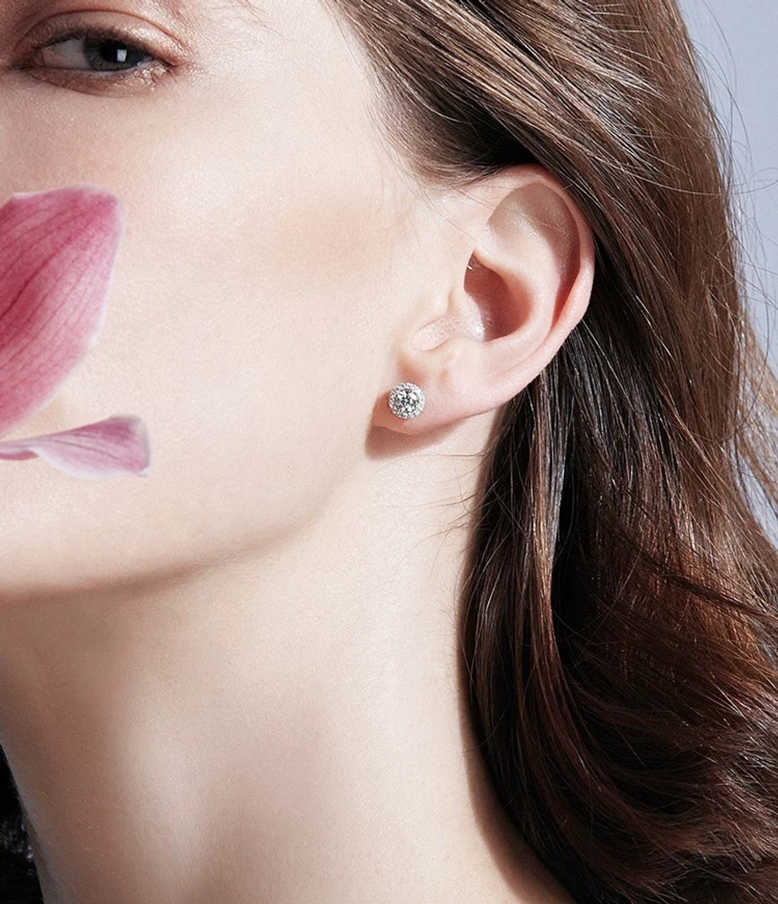 Brilliant and Exquisite Lab-Grown Diamond Earring
