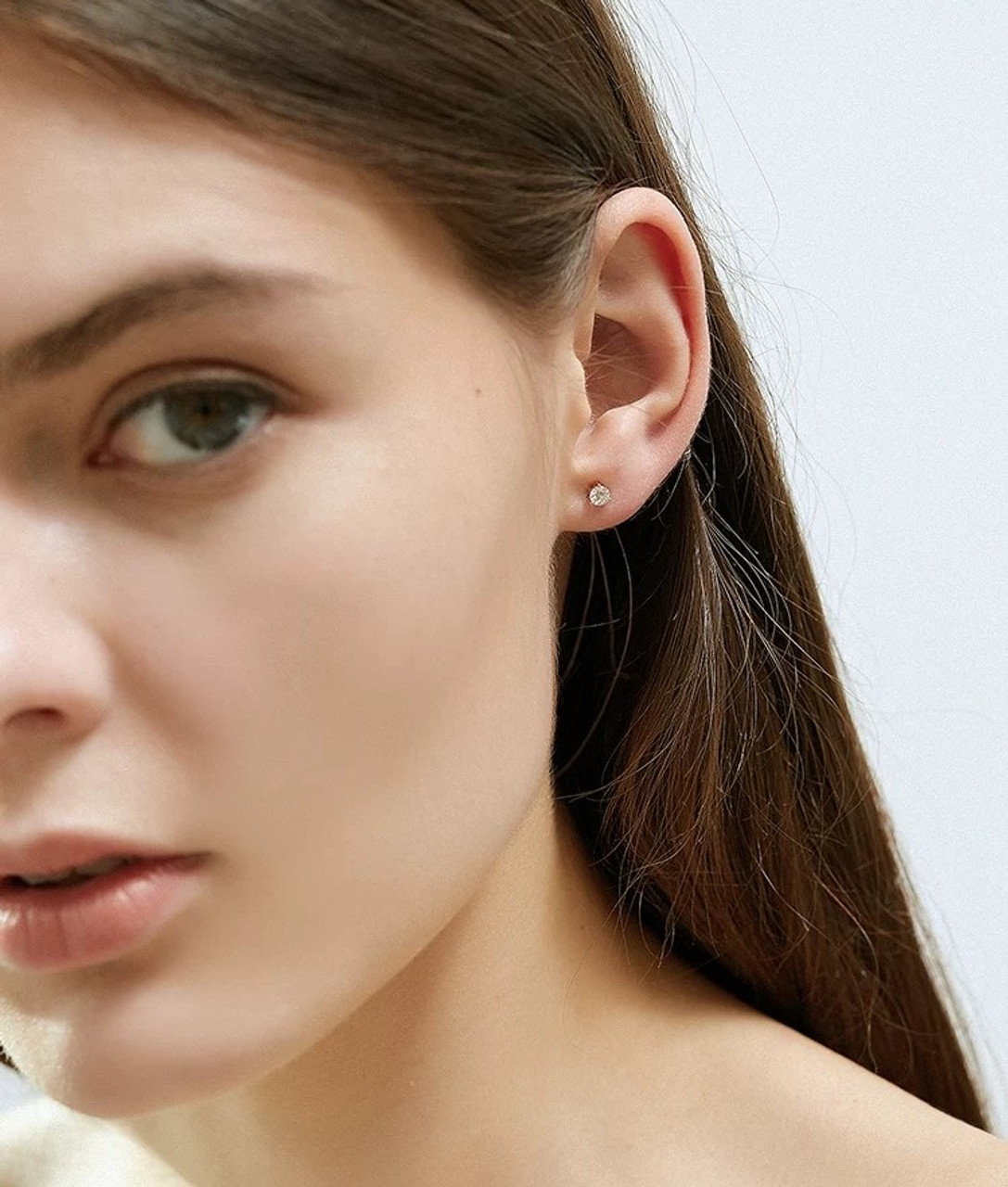 Exquisite split claw design Lab-Grown Diamond Earring