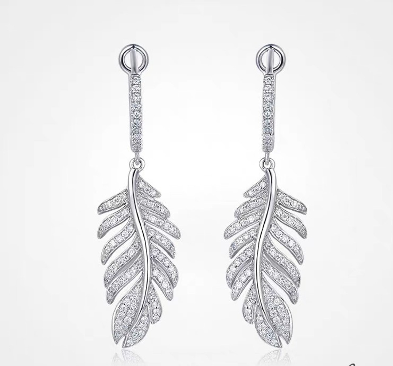Stitching Leaves 18K Gold Lab-Grown Diamond Earring 0.7ct D VS1 IGI