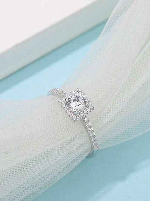 Luxury Surround 18K Gold Lab-Grown Diamond Ring 4 Claw