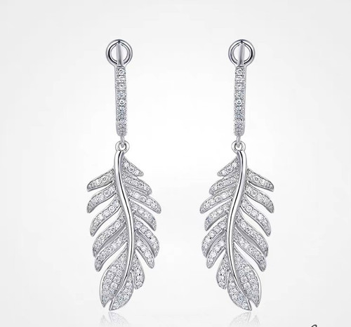 Stitching Leaves 18K Gold Lab-Grown Diamond Earring 0.7ct D VS1 IGI