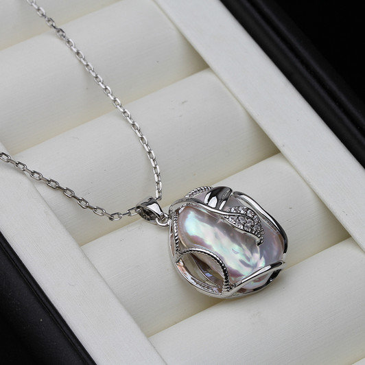 EONCO Marina Freshwater Pearl Necklace product image