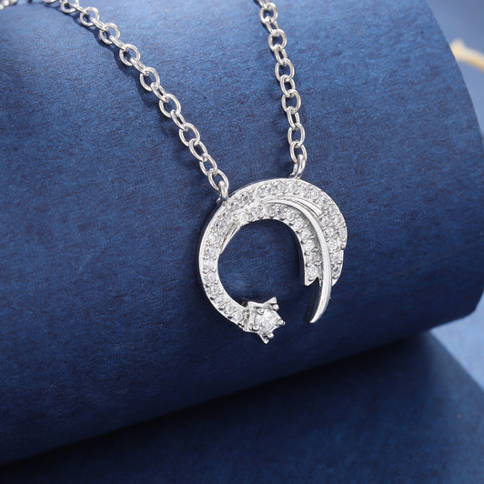 Belle Polished Pendant Necklace for Women – Silver Tone