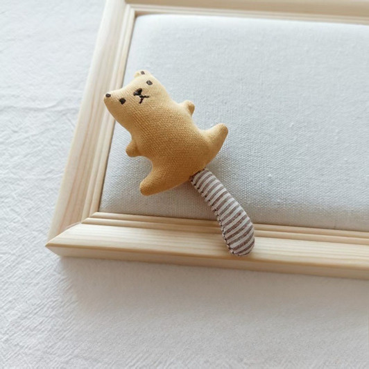 Yellow Fabric Cat Brooch with Striped Tail – product view