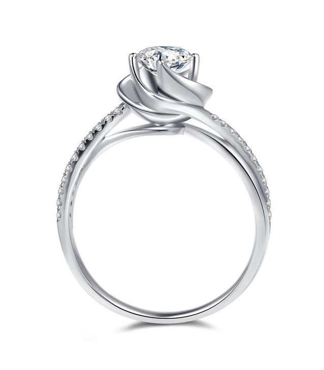 Rose Heart Lab-Grown Diamond Engagement Ring 4 Claw