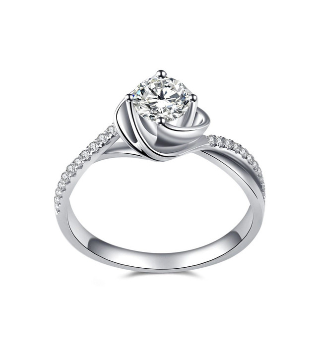 Rose Heart Lab-Grown Diamond Engagement Ring 4 Claw