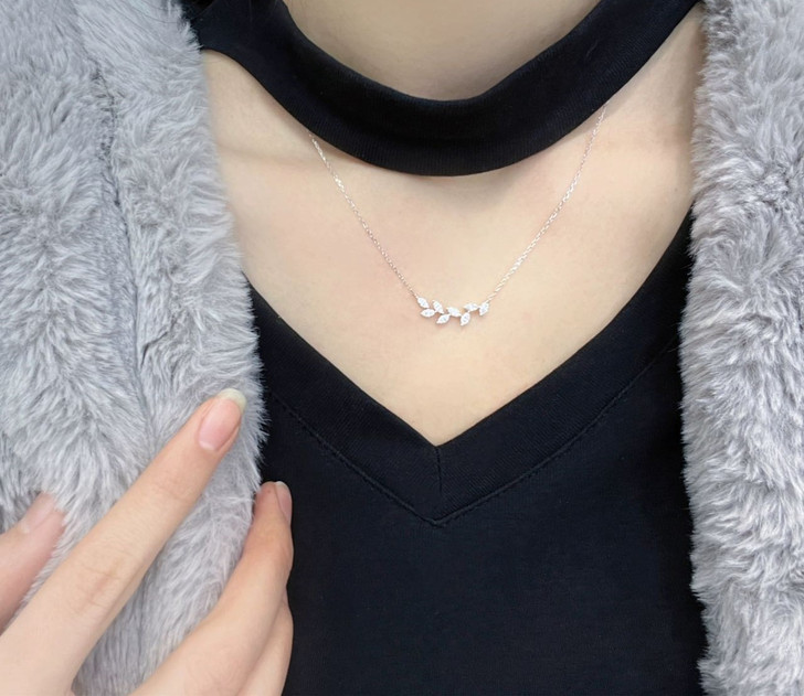 Leaf 18K Gold Lab-grown Diamond Necklace 0.52ct D VS1 IGI