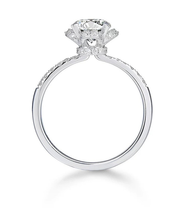 Romantic Bouquet Design 18K Gold Lab-Grown Diamond Ring 4 Claw