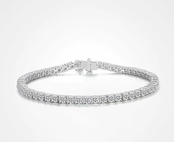 Moving Light Star-studded and Dazzling Lab-Grown Diamond Bracelet