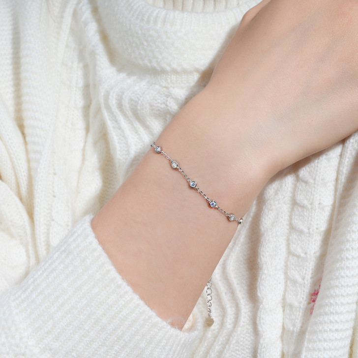 Rounded Sparkling Bezel Fashion Bracelet