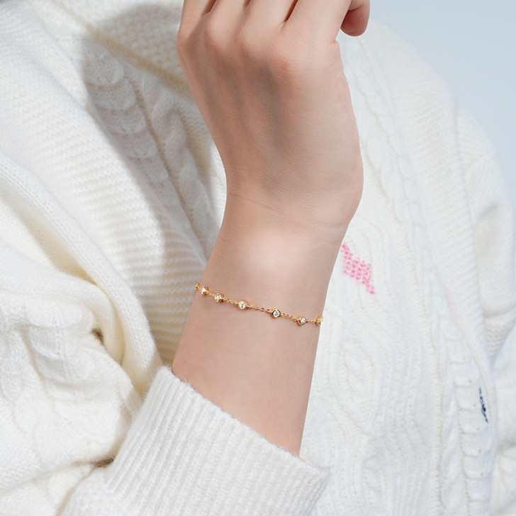 Rounded Sparkling Bezel Fashion Bracelet