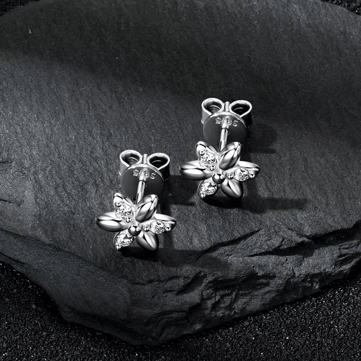 1.8mm Sparkling Flower Blooms Moissanite Studs
