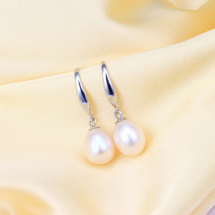 EONCO Coralie Freshwater Pearl Earrings product image