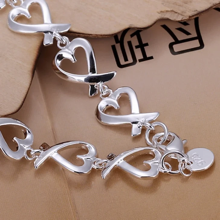Chain bracelet style C detail