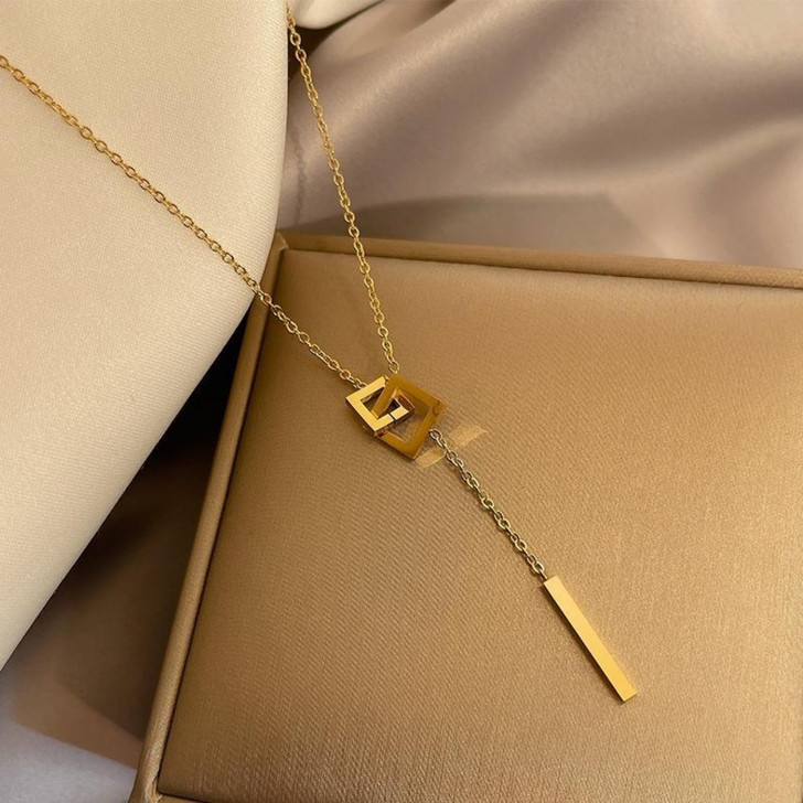Gold-Tone Square Loop Lariat Necklace – Stainless Steel, 40–45 cm – detail view 3