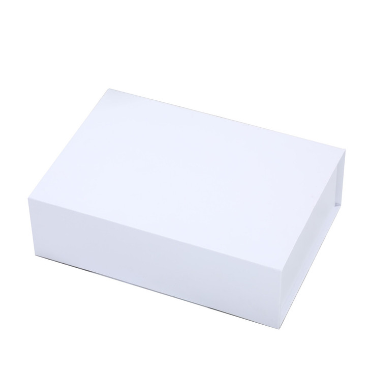 Folding box Gift box Spot magnet, white folding gift box with magnetic closure design.