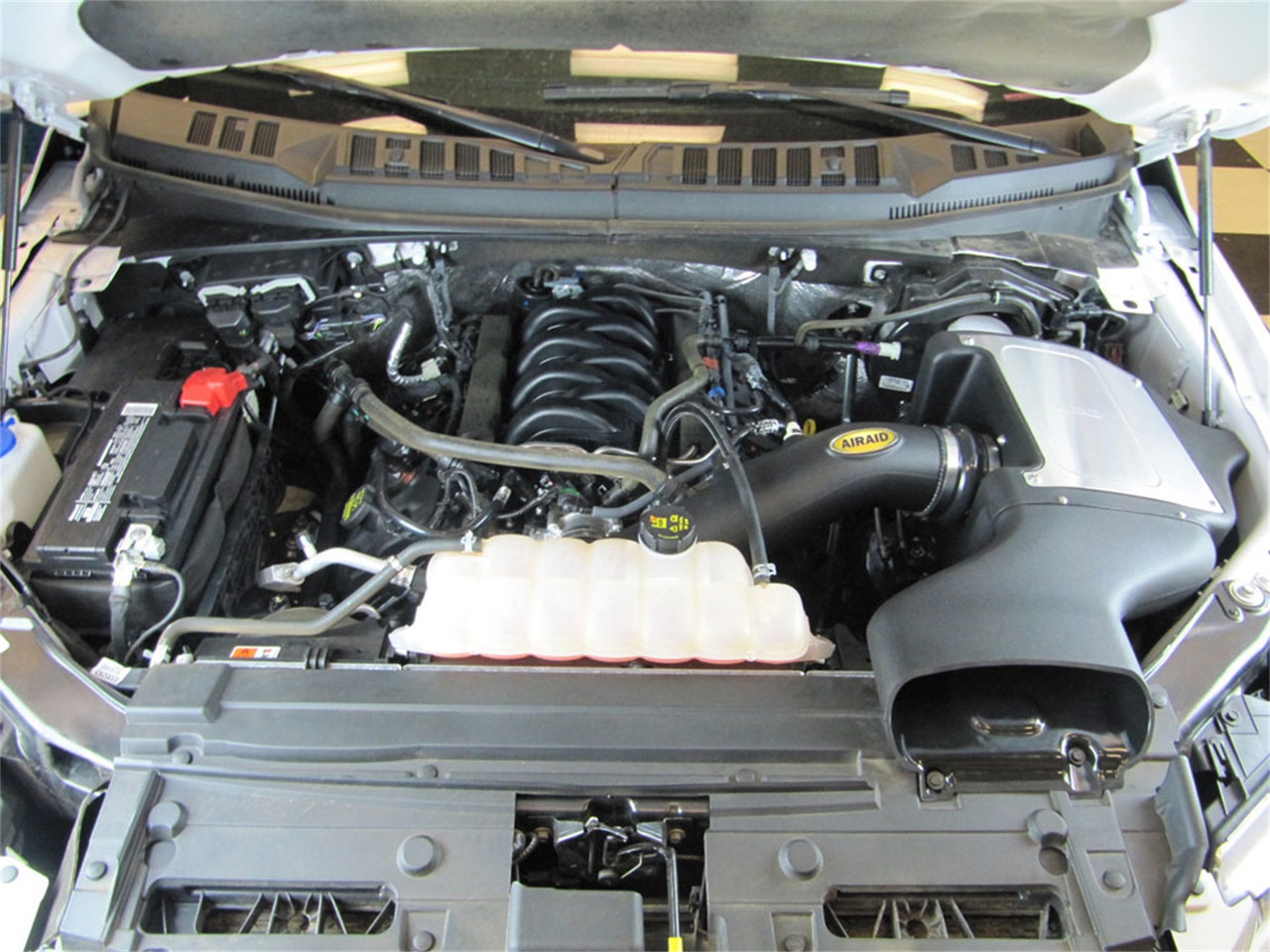 Airaid 400-293 - 2015 Ford F-150 5.0L V8 Cold Air Intake System w/ Black  Tube (Oiled)