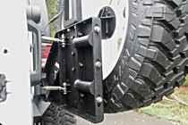 Fab Fours JP-Y1261T-1 - Off The Door Tire Carrier