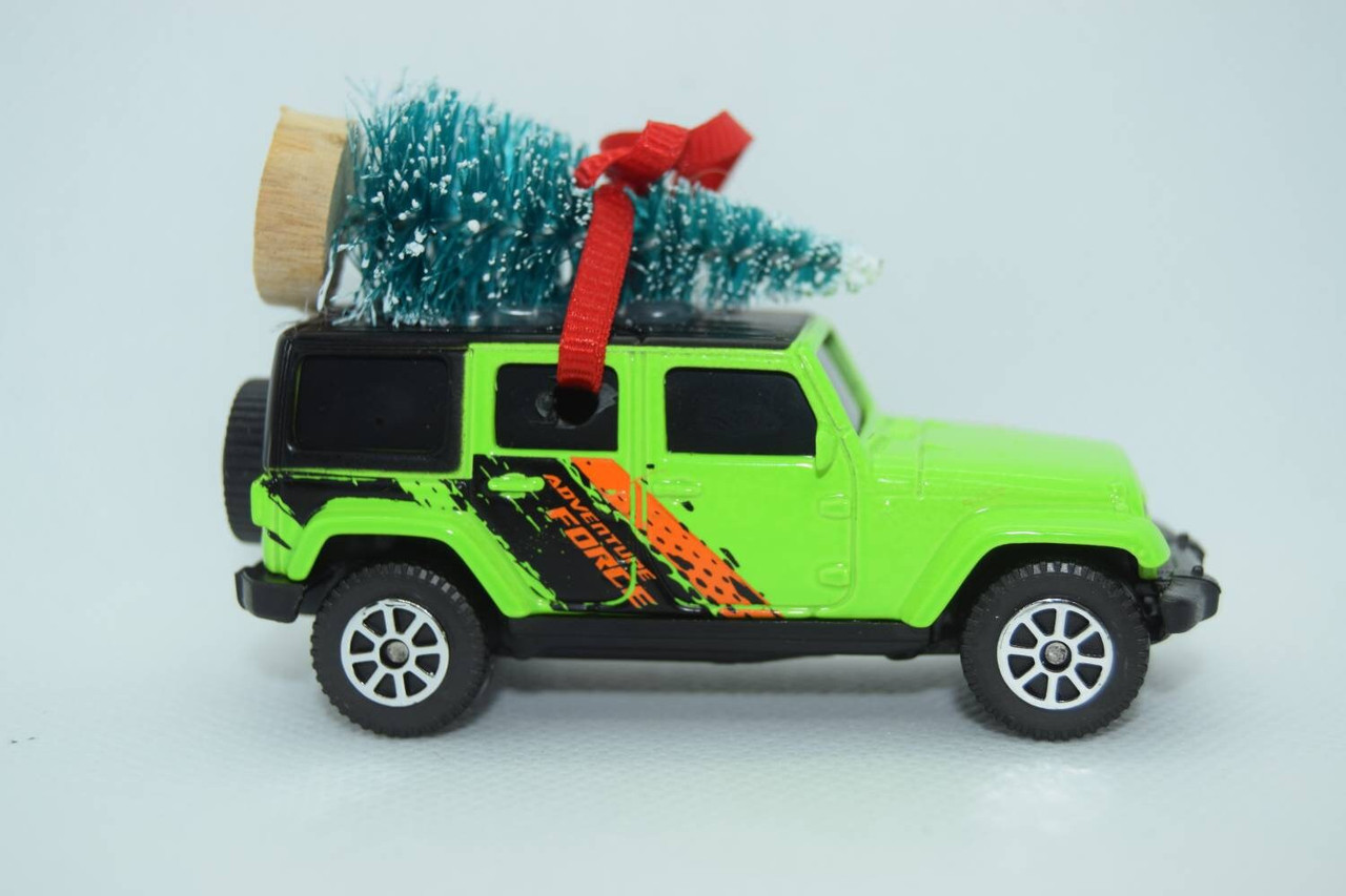 Jeep Wrangler JKU Green with Tree Ornament