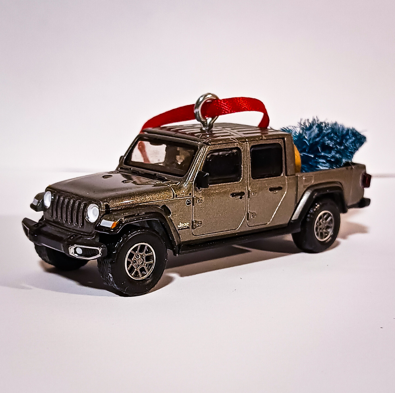 Jeep Gladiator JT Die-cast Ornament with Tree