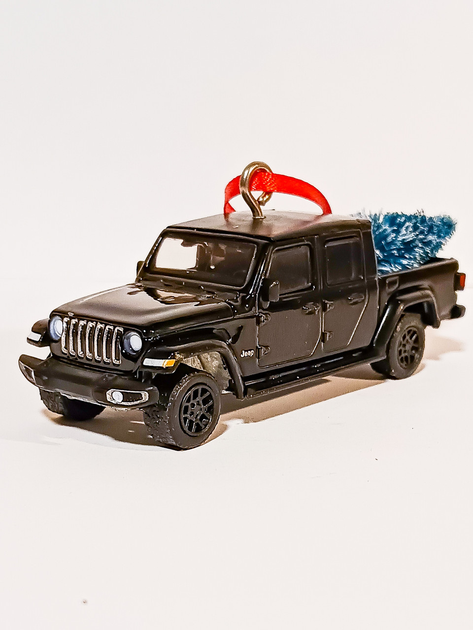 Jeep Gladiator JT Black Die-cast Ornament with Tree