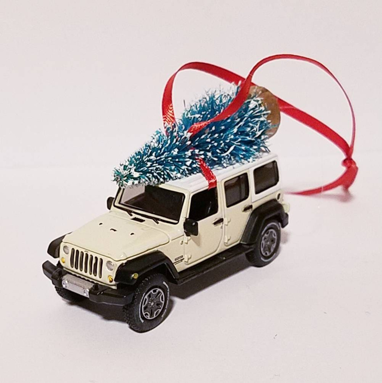 Jeep Wrangler JKU Gobi Ornament with Tree