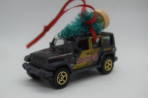 Jeep Wrangler JLU 4 Door with Tree Ornament Jeep Wrangler JLU 4 Door with Tree Ornament
