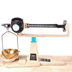 RCBS Model 304 Beam Balance with Dial Adjustment