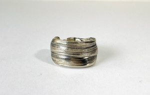 Oxidized sterling silver 'mitsuro hikime' ring