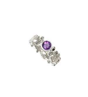Sterling silver 'vine' ring with faceted amethyst